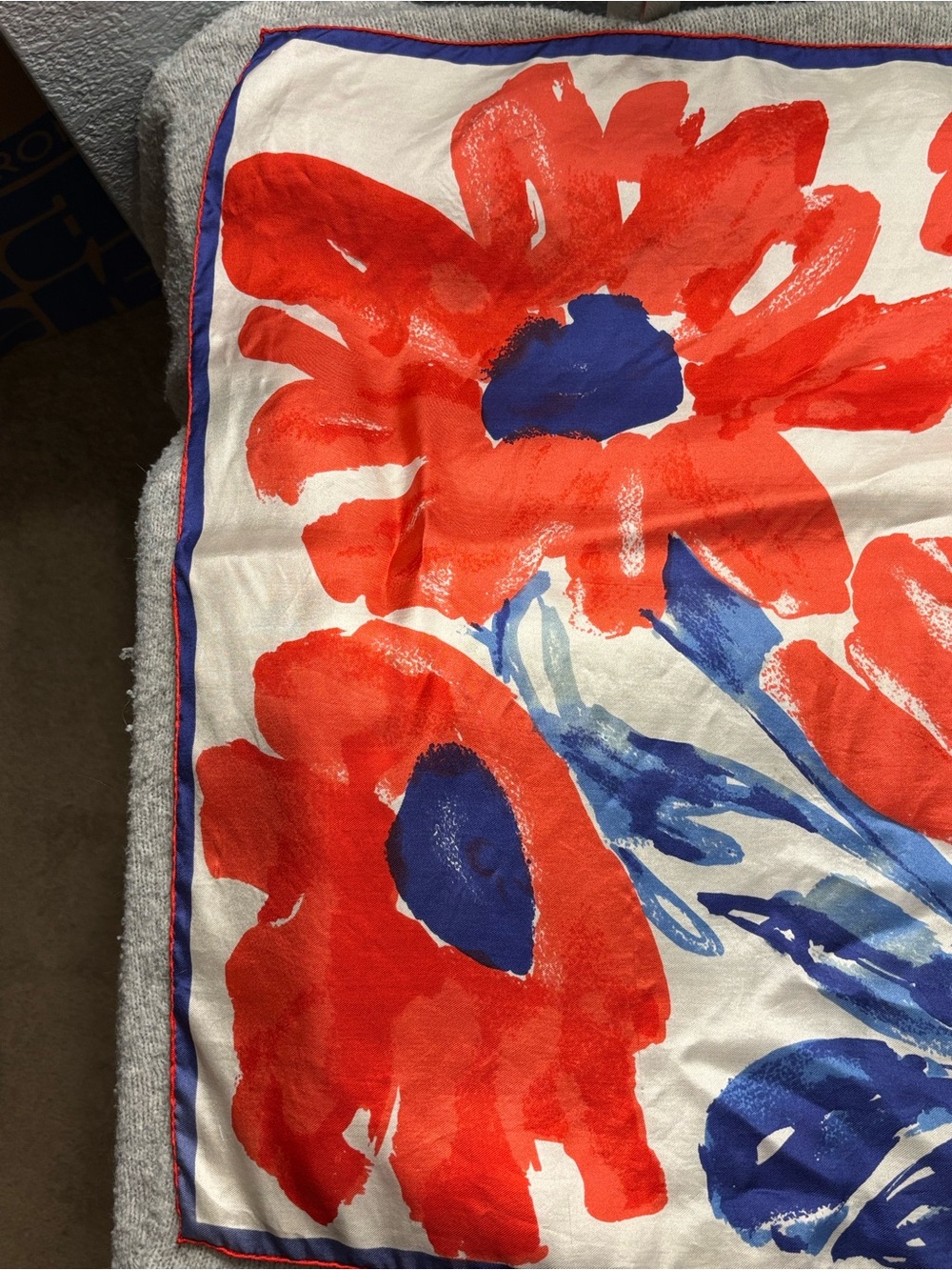 VERA NEUMANN - 1960s VINTAGE Hand Rolled Silk Floral Red Poppy Scarf made in USA - Picture 12 of 16